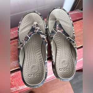 CROCS Women's Camouflage Sandals